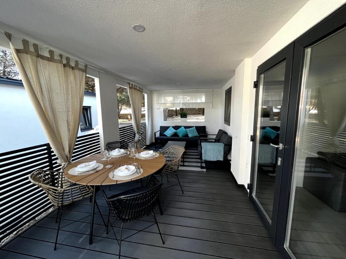 Luxury Mobile Home Pretty Green - Premium - Oaza Mira Resort -50 M From The Beach Drage Kültér fotó