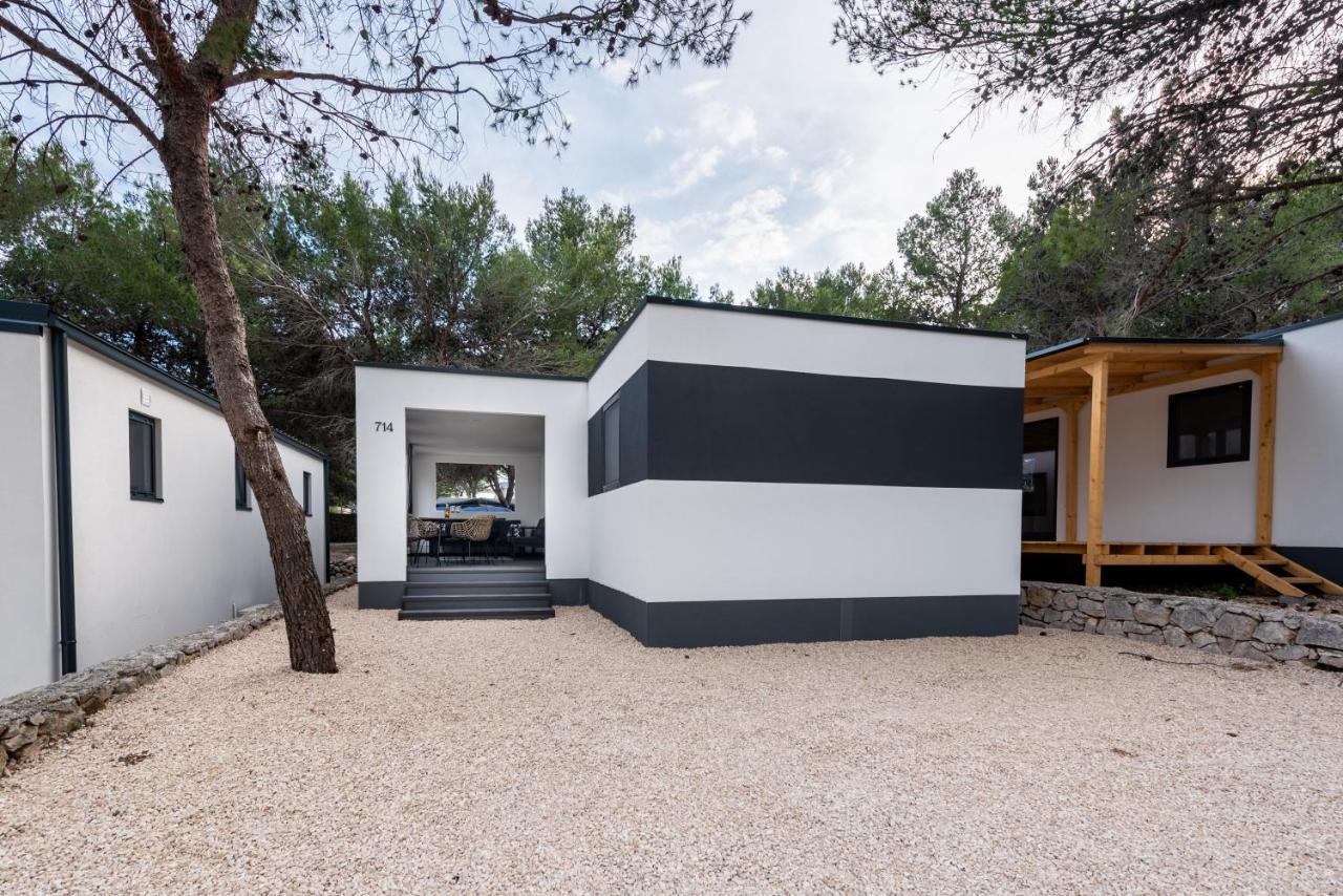 Luxury Mobile Home Pretty Green - Premium - Oaza Mira Resort -50 M From The Beach Drage Kültér fotó