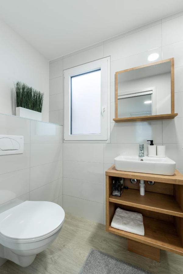 Luxury Mobile Home Pretty Green - Premium - Oaza Mira Resort -50 M From The Beach Drage Kültér fotó