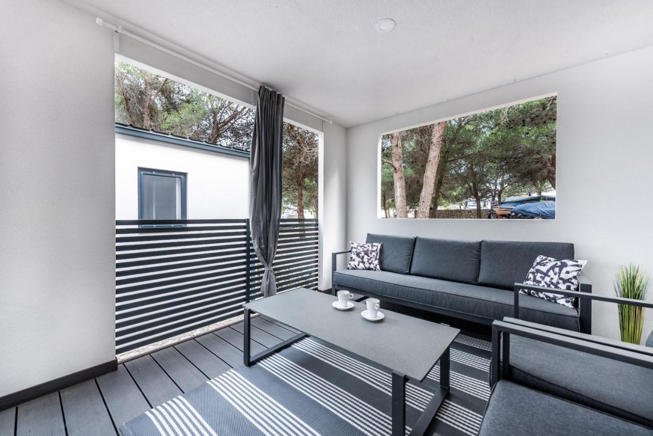 Luxury Mobile Home Pretty Green - Premium - Oaza Mira Resort -50 M From The Beach Drage Kültér fotó